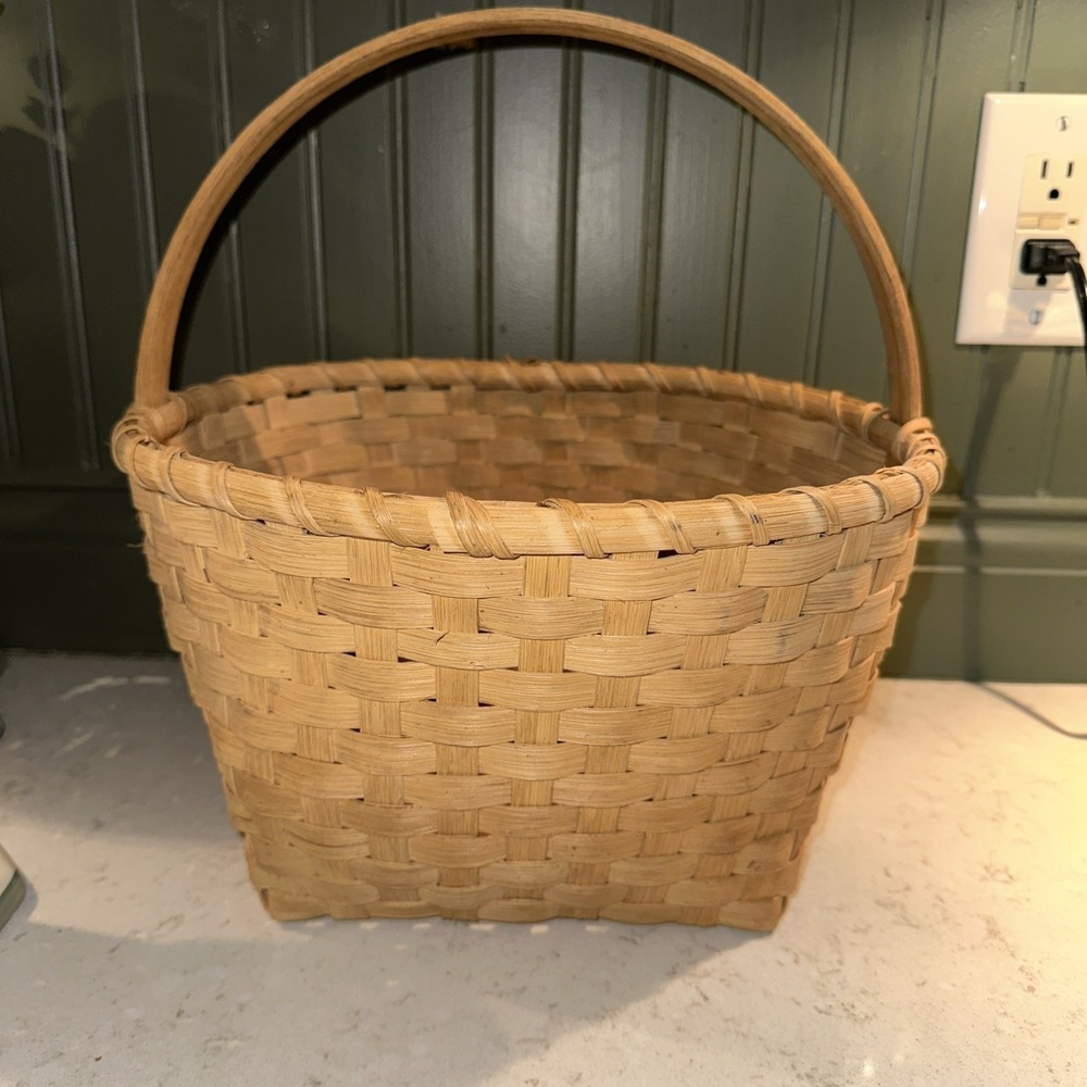 Vintage Signed 1993 Handmade Splint Wood Gathering Basket Modern Cottage Folk 01